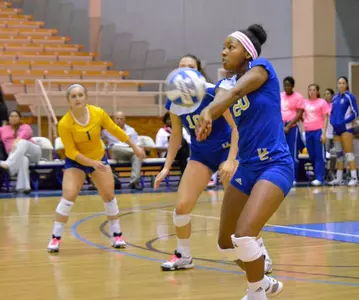 Highlanders Drop Three-Set Match At UC Irvine, 25-19, 25-21 And 25-12 Image