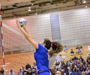 Third-Set Rally Not Enough To Extend Match As Volleyball Falls 3-0 To UC Davis Image