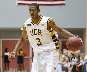 Vandals Win Free Throw War, Game 66-58 Image