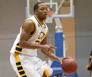 Highlanders Defeat Cal Poly in First Round Game at Big West Tournament Image