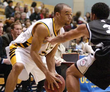 UCR Loses to Hornets, 66-55 Image