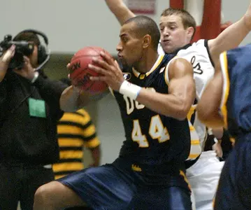Pacific Blitzes Highlanders, 92-57 Image