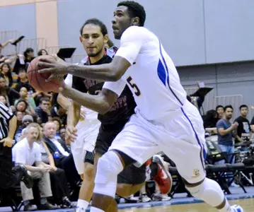 Johns' Layup With :12 Left Lifts Men's Basketball Over Bakersfield, 59-58 Image