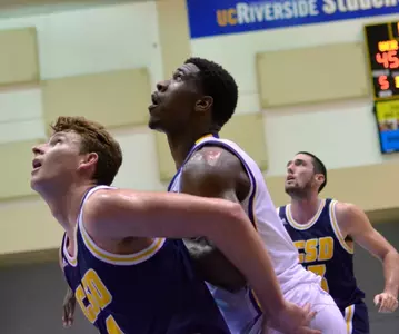 Men's Basketball Falls To Cal Poly, 68-49 Image
