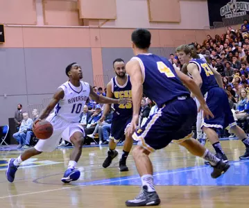 Men's Basketball Takes On Cal State Fullerton In Home Conference Opener Image