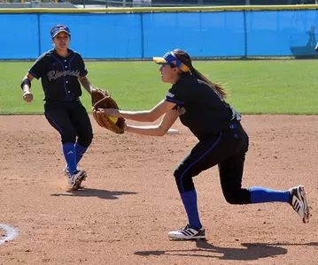 Win Streak Reaches Four As Softball Claims 5-2 Victory Over Utah State Image