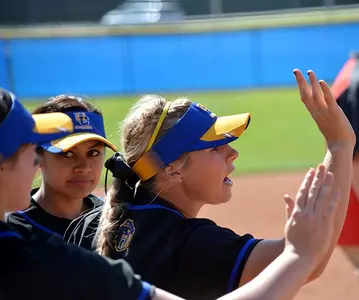 Softball Opens Big West Play With 7-3 Loss To Hawai'i Image