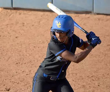 Hawai'i Earns Series Sweep Of Softball With 4-1 Win In Final Game Image