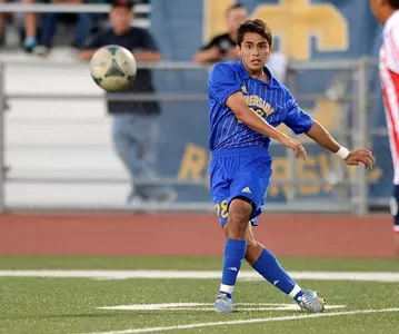 Eric Gonzales Kicking vs. Chivas