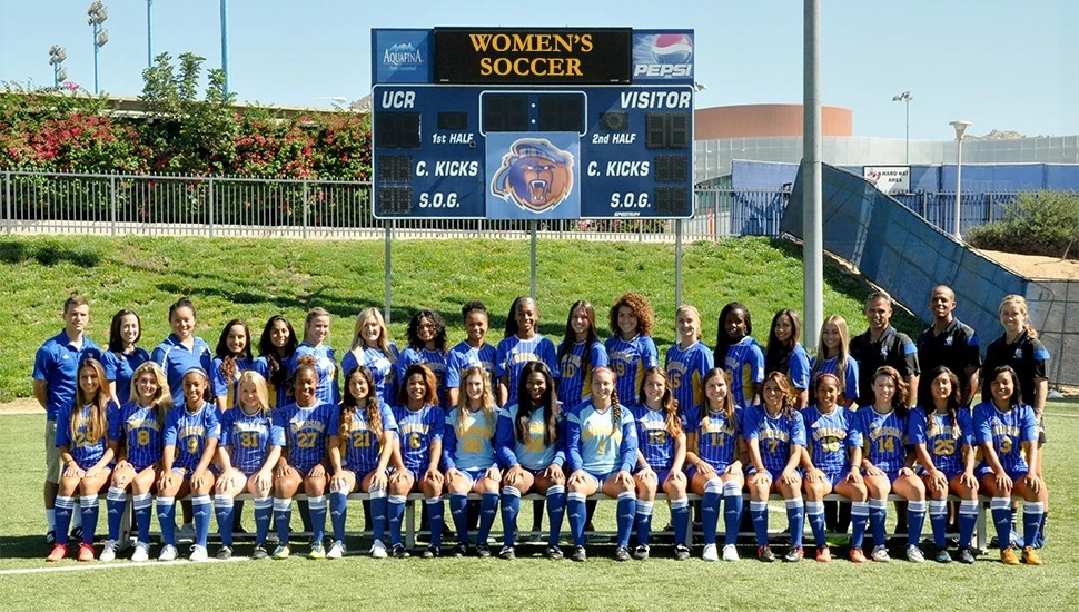 2014 Women's Soccer Team Photo