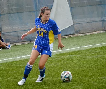 Women's Soccer Out-Shoots Cal 12-6, But Falls 1-0 Image