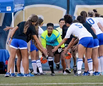Elizabeth Silas Pregame Low-Five Tunnel