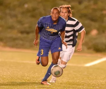 Otis Earle dribbling