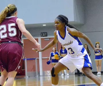 Highlanders' Three Double-Digit Scorers Unable To Top Hawai'i, UCR Falls, 69-58 Image