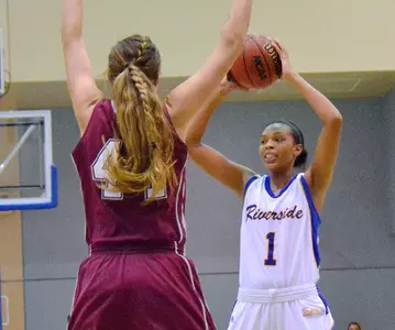 Women's Basketball Faces Off Against Cal State Fullerton Thursday Image