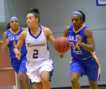 Women's Basketball On The Road Back-To-Back This Week Image