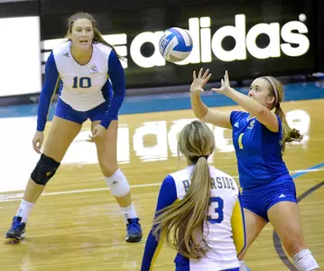 Volleyball Hits The Road For Back-to-Back Matches Against UCSB And Cal Poly Image