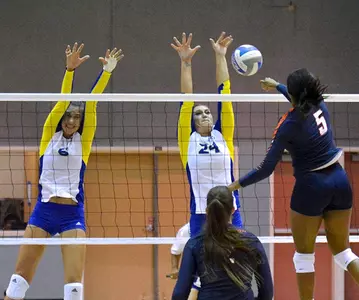 Volleyball Sweeps Cal State Fullerton 3-0 For Its Fourth Conference Win Image