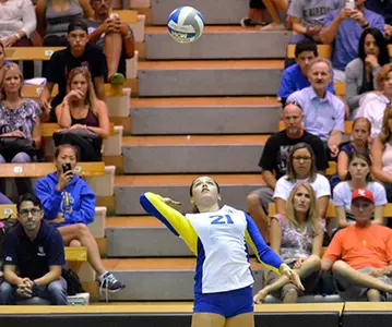 Volleyball Drops Five Set Match At CSUN Image
