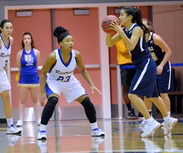 Crain's 28 Leads Five In Double Figures In, 83-58, Win Over The Beach Image