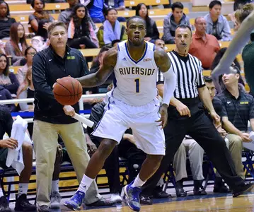 Men's Basketball Holds On For First Road Win Of Year, 74-69, At Lamar Image