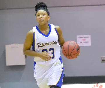 2015_11_07_WBK_Crain_Brittany_Dribbling_01_puma_670
