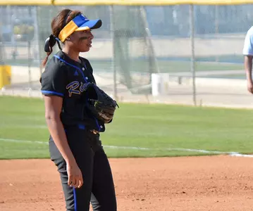 Softball Wins 13 Inning Battle Against Sacramento State, 7-6 Image