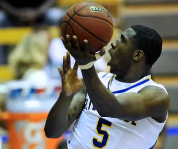 Men's Hoops Puts Scare Into Davis, But Falls, 61-59 Image