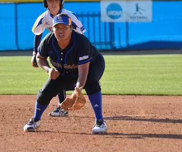 Highlander Softball 2-0 After Day One At The Wildcat Invitational Image