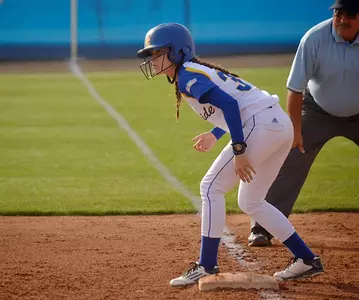 Softball Wins Big West Opener For First Time Since 2010 With 2-1 Win At Hawai'i Image