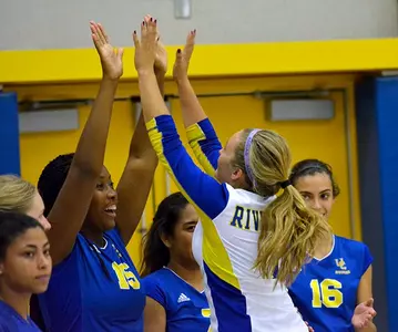Volleyball Hits The Road For Matches At Long Beach State And UC Irvine Image