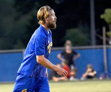Men's Soccer Falls 4-1 At Syracuse Image
