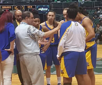CoachMargHawai'i2
