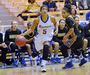 2015_12_12_WBK_DeCoud_Simone_Driving_the_Baseline_01_puma_670.jpg