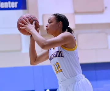 2016_WBB_Holt_Lauren_Shooting_01_puma
