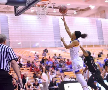 2016_11_11_WBK_DeCoud_Simone_Layup_01_puma_670.jpg