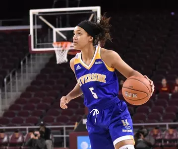 2016_11_16_WBK_DeCoud_Simone_Dribbling_01_puma