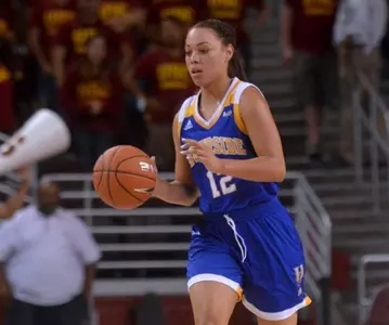2016_11_16_WBK_Holt_Lauren_Dribbling_01_puma
