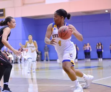 2016_11_11_Curry_Michelle_Dribbling_01_puma