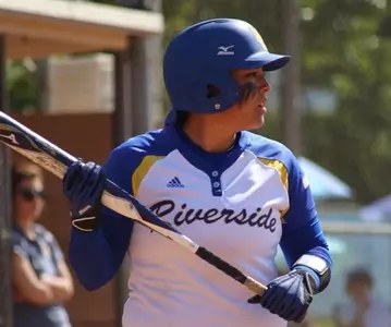 2016SB_Sanchez_Natalie_Readying_01_razo