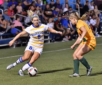 Amanda Apelian Dribbling