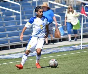 Emilio Huerta Dribbling