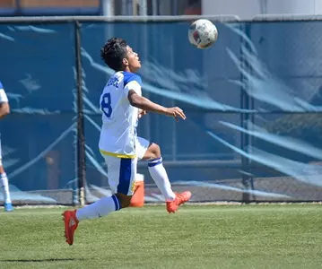 Ricardo Ruiz Dribbling