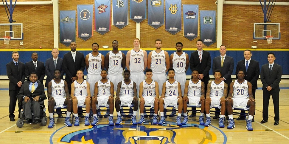 2016-17 Men's Basketball Team Photo