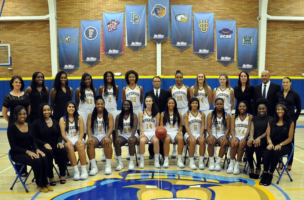 2016_WBB_TeamPhoto_02_mr