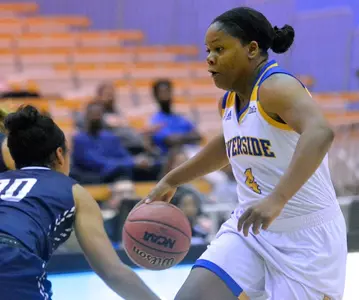2016_10_29_WBK_Curry_Michelle_Dribbling_02_puma_670