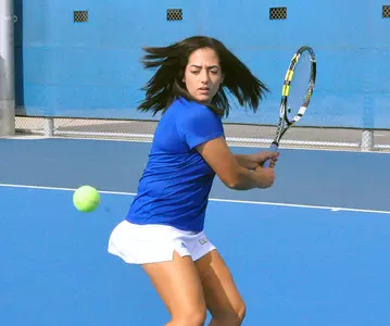 2017_WTEN_Khattab_Sara_backhand_03_mr_670.jpg