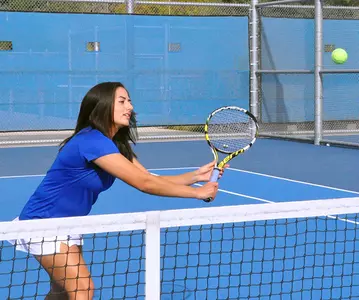 2017_WTEN_Khattab_Sara_volley_03_mr_670.jpg