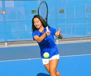 2017_WTEN_Truong_Kassie_forehand_02_mr_670.jpg
