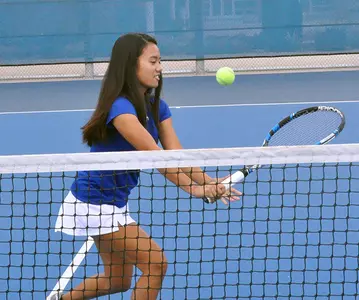 2017_WTEN_Valera_Abby_volley_01_mr_670.jpg